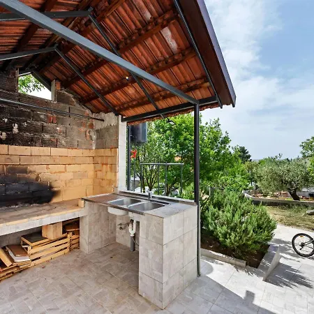 Lovely In Maslenica With Terrace Apartment